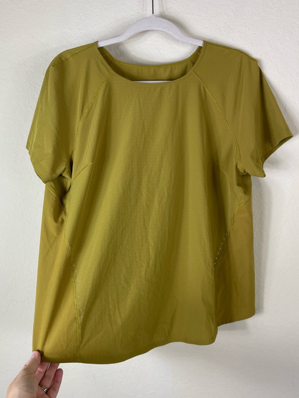 lululemon athletica bronze Green lightweight running Short Sleeve shirt - Picture 5 of 7